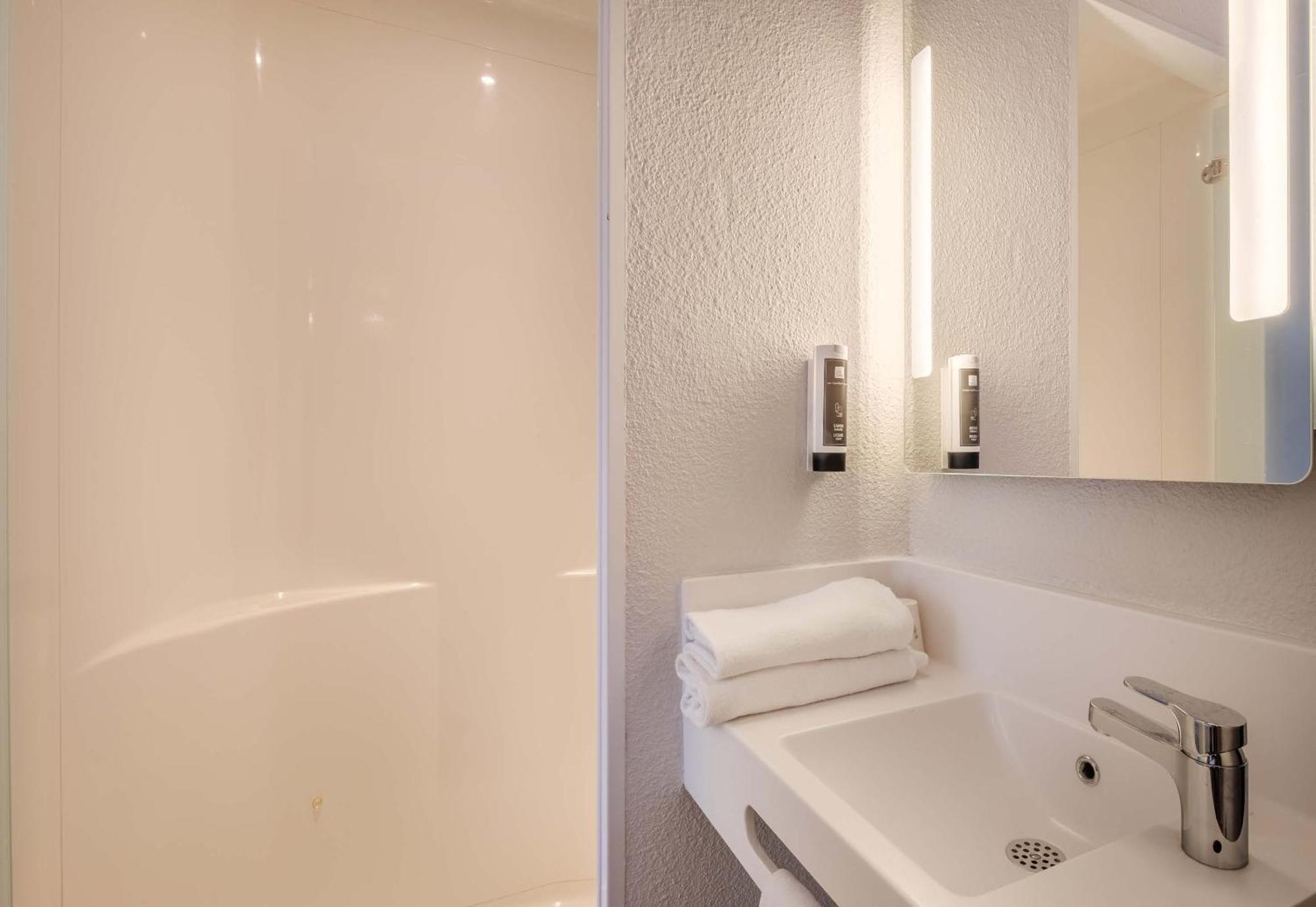 B&B Hotel Antibes Sophia Antipolis Biot Dış mekan fotoğraf